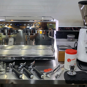 씨메03네오 커피머신 벨로즈자동그라인더 포함