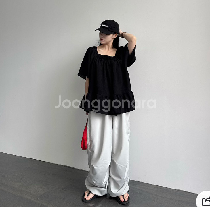 (새제품) 모네 블랙 블라우스--3