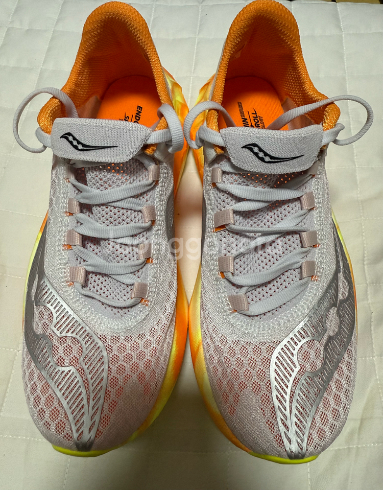 써코니 엔돌핀 PRO 4 S10939-30 런닝화--0