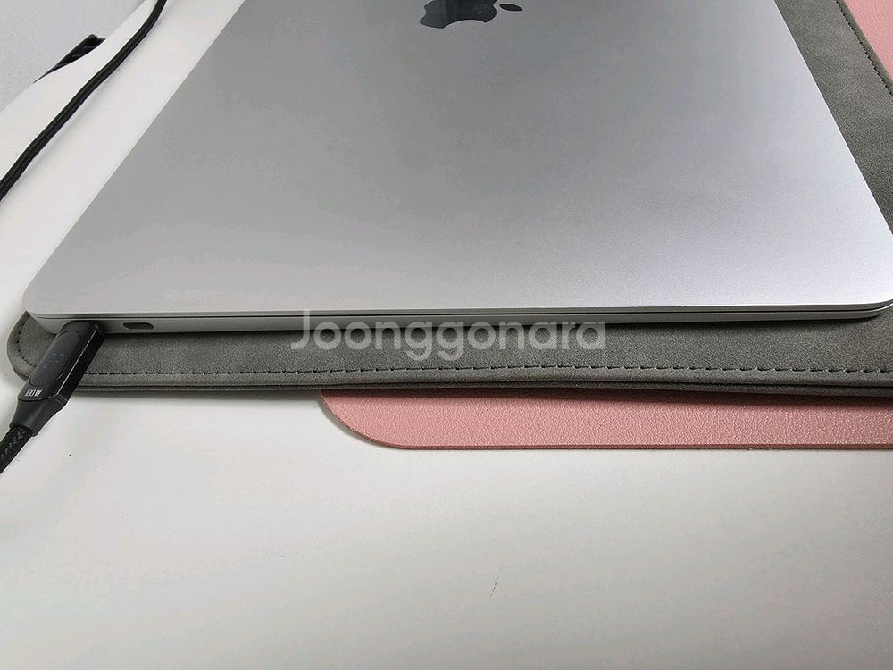 맥북 에어 13 M1 실버 팝니다--1
