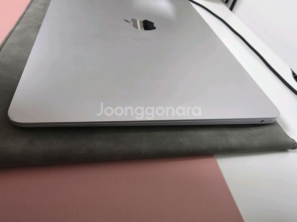 맥북 에어 13 M1 실버 팝니다--2