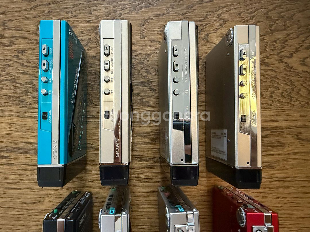 Sony WM-101, WM-103 등 여러개 기계식 카세트 워크맨 판매 합니다.--4
