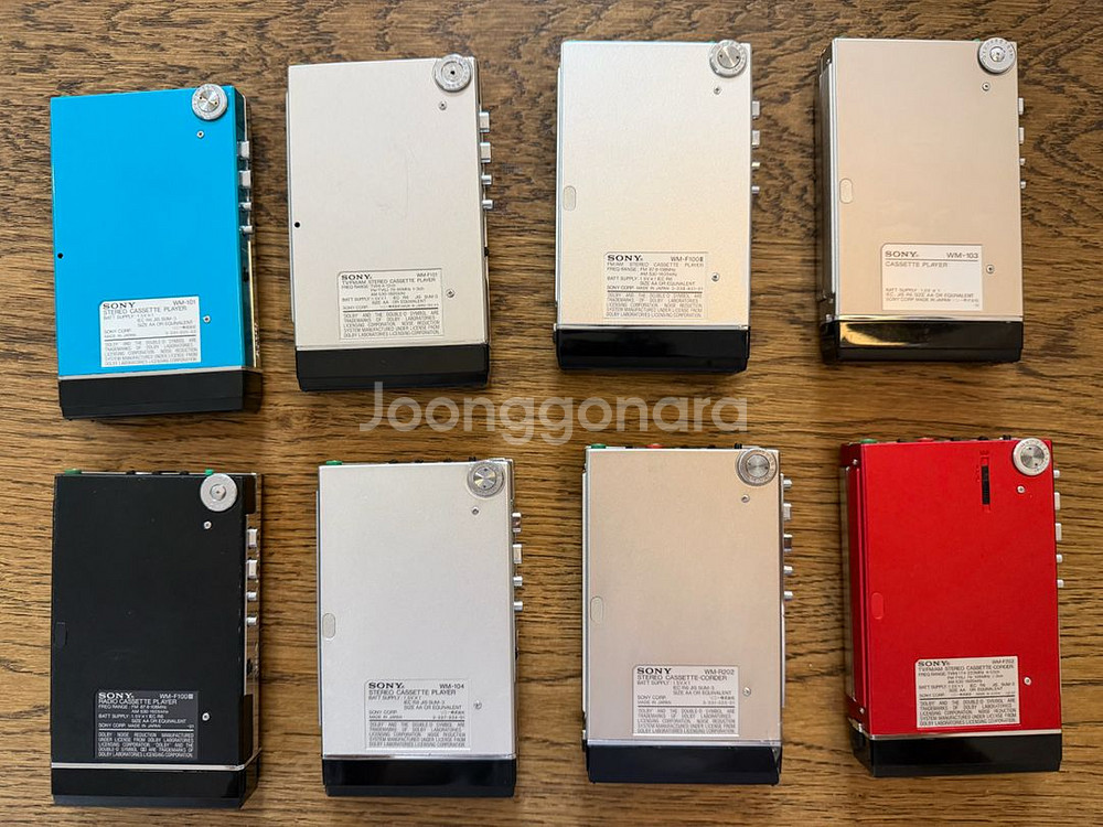 Sony WM-101, WM-103 등 여러개 기계식 카세트 워크맨 판매 합니다.--3