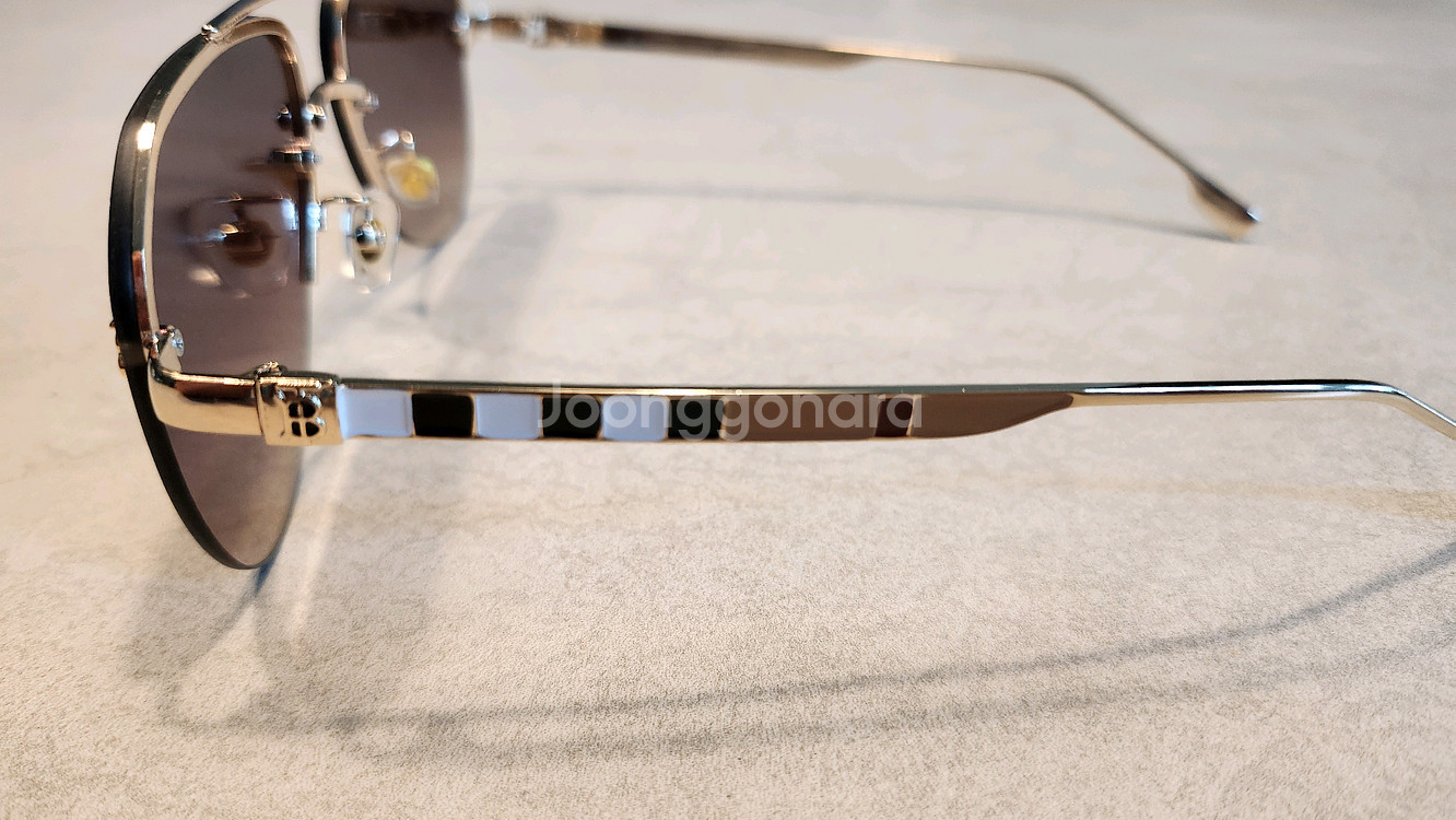 버버리 선글라스--2