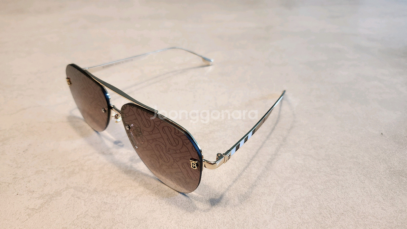 버버리 선글라스--0