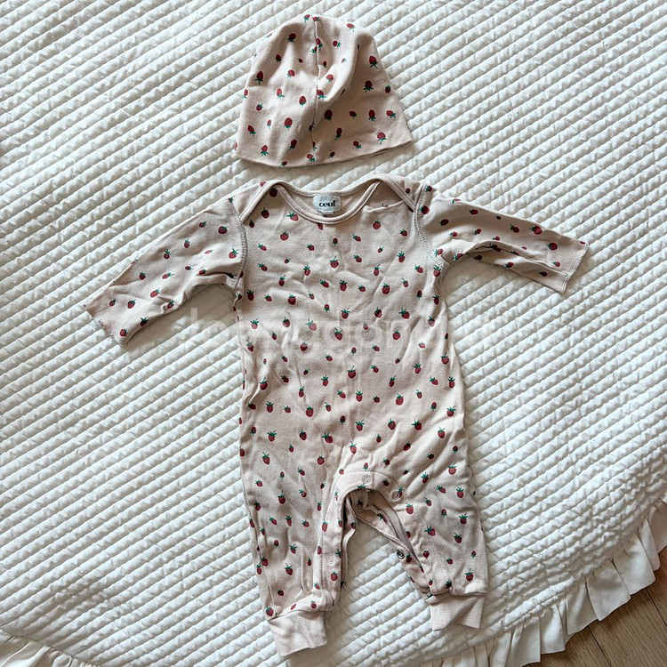 3-6m 우프 oeuf 아기 딸기 바디수트슈트 모자세트 비니 올인원우주복--0