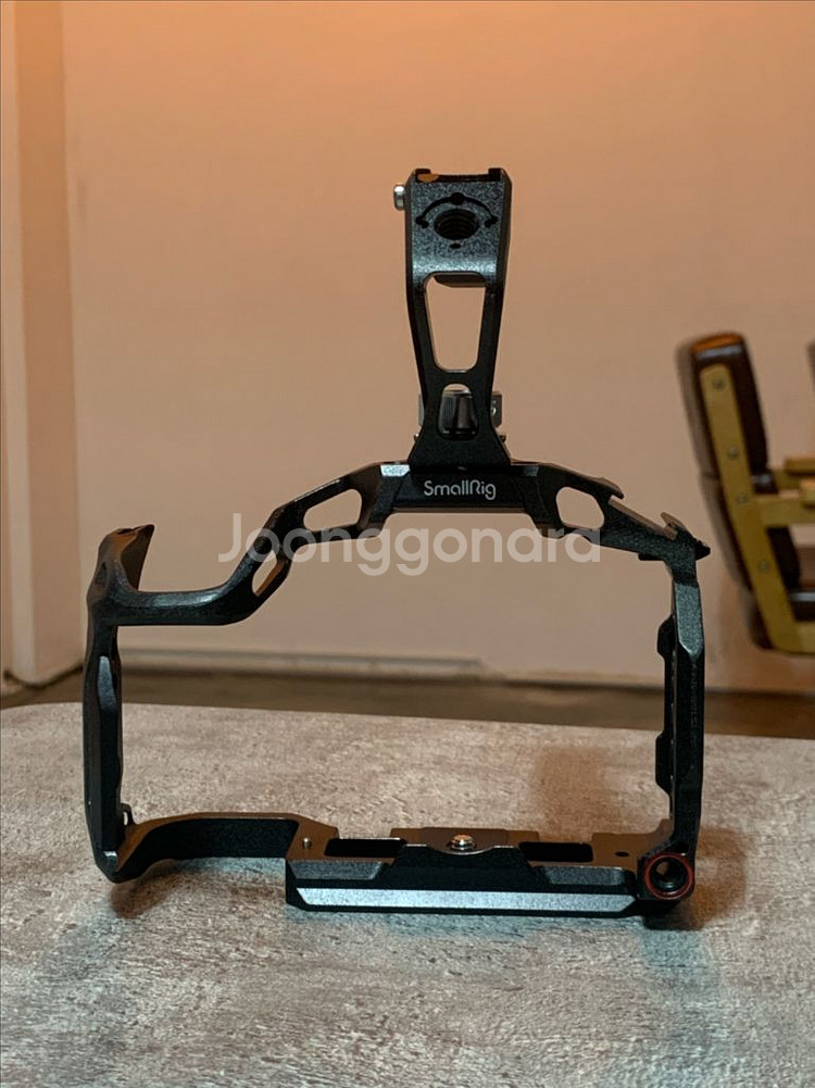 smallrig Black Mamba Handheld Kit, 스몰리그 블랙맘바 R5, R5C용 케이지 판매합니다.--1