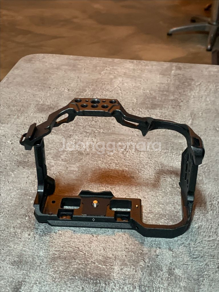 smallrig Black Mamba Handheld Kit, 스몰리그 블랙맘바 R5, R5C용 케이지 판매합니다.--3