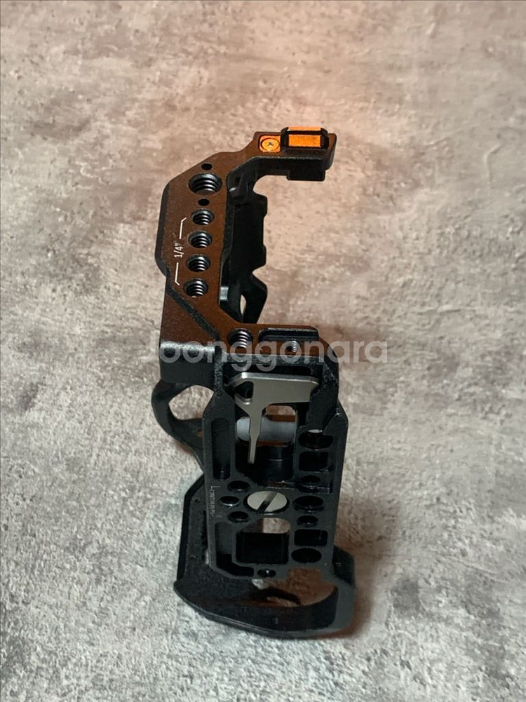 smallrig Black Mamba Handheld Kit, 스몰리그 블랙맘바 R5, R5C용 케이지 판매합니다.--6