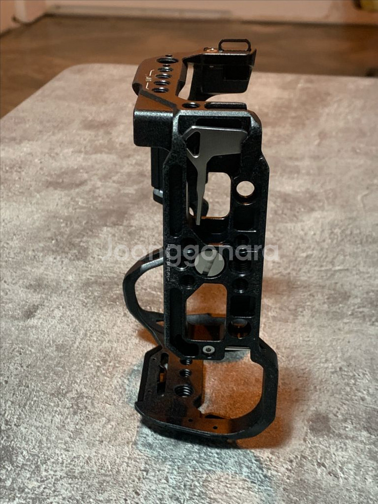 smallrig Black Mamba Handheld Kit, 스몰리그 블랙맘바 R5, R5C용 케이지 판매합니다.--5