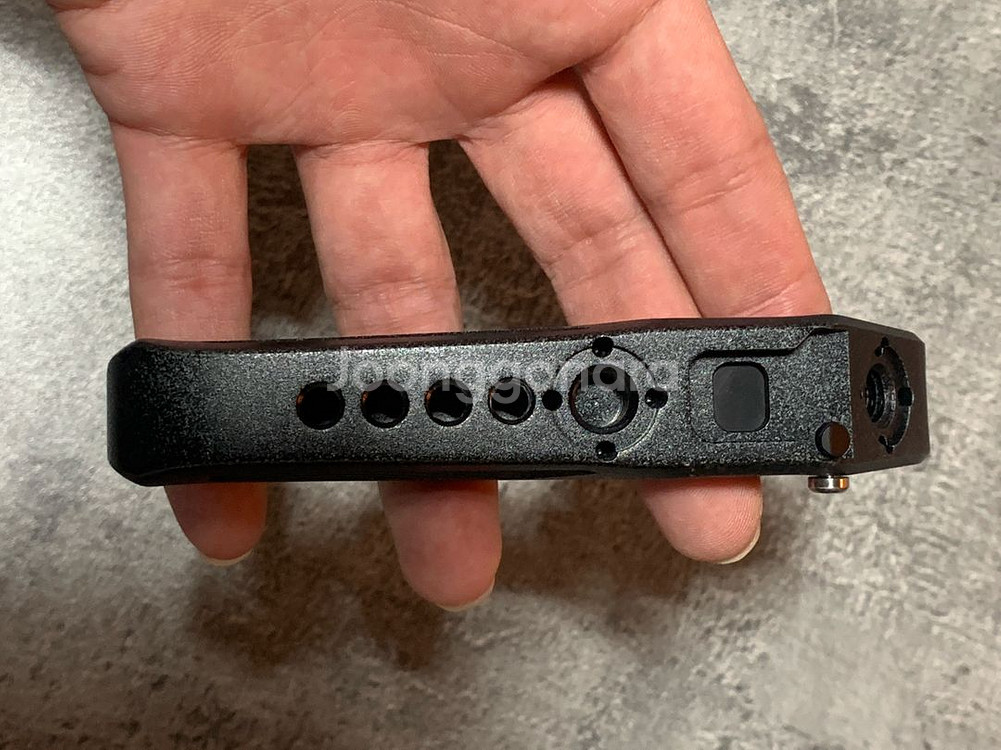 smallrig Black Mamba Handheld Kit, 스몰리그 블랙맘바 R5, R5C용 케이지 판매합니다.--9