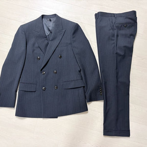 커스텀멜로우 스트라이프 수트