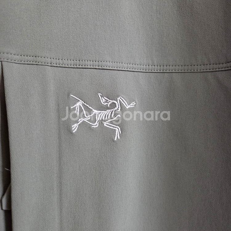 아크테릭스 감마 후디 Void / M 팝니다.--1