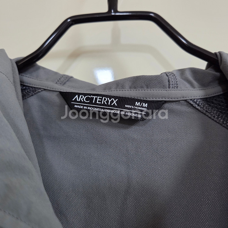 아크테릭스 감마 후디 Void / M 팝니다.--2