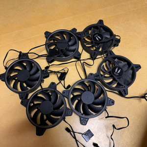 3RSYS LX FAN RGB 120mm 쿨링팬 6개 판매합니다.