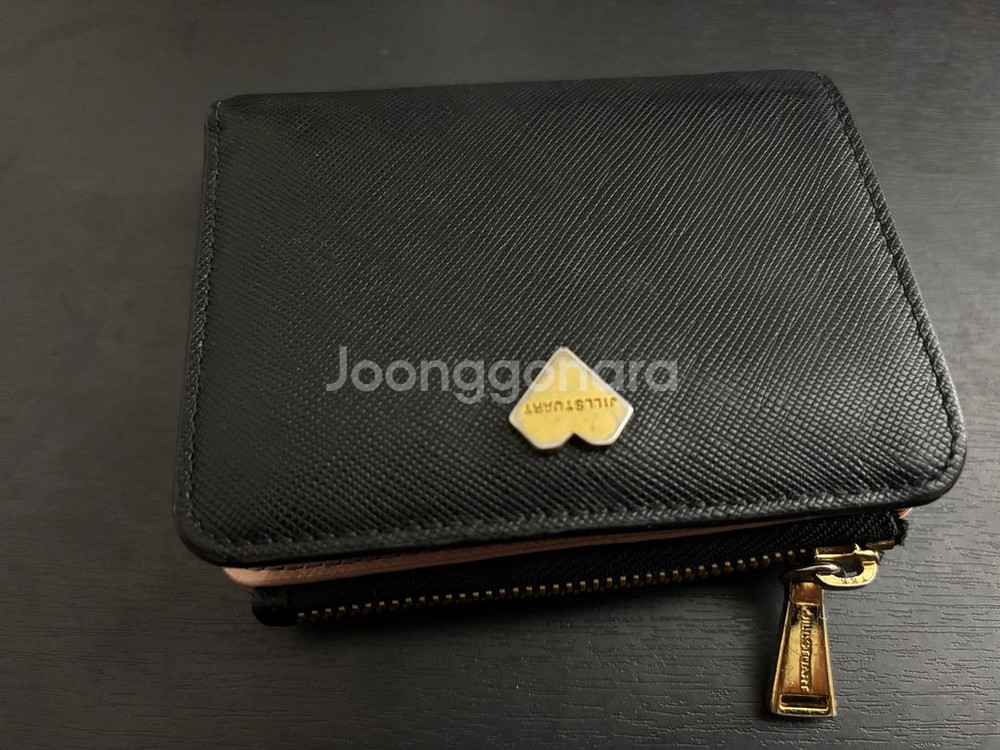 질스튜어트 지갑 하트--0