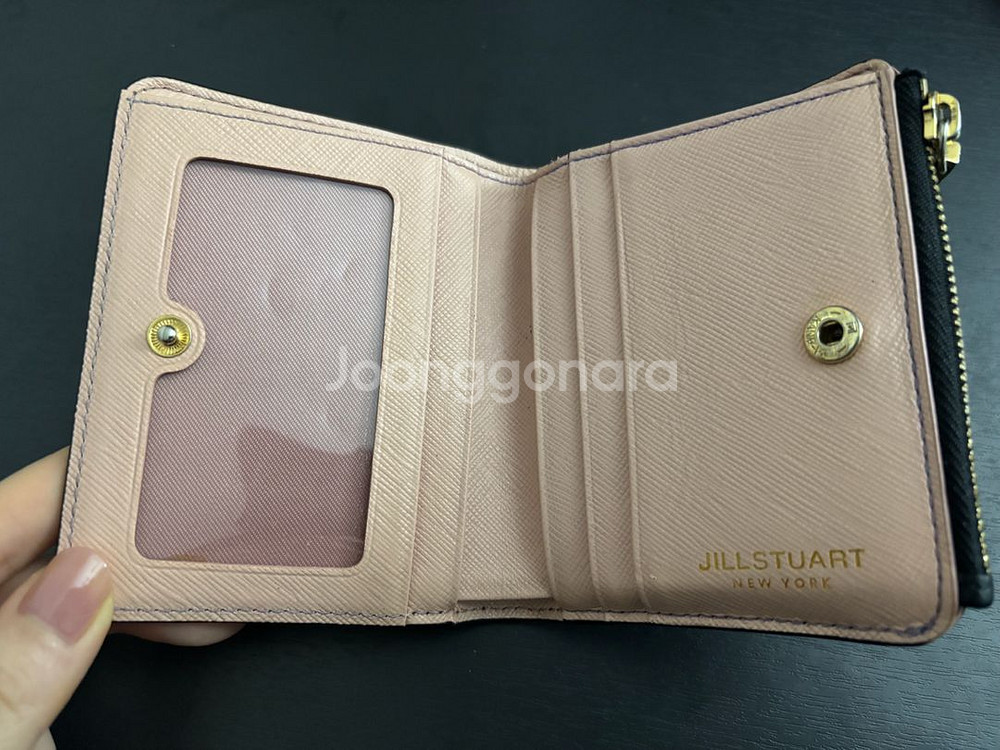 질스튜어트 지갑 하트--1