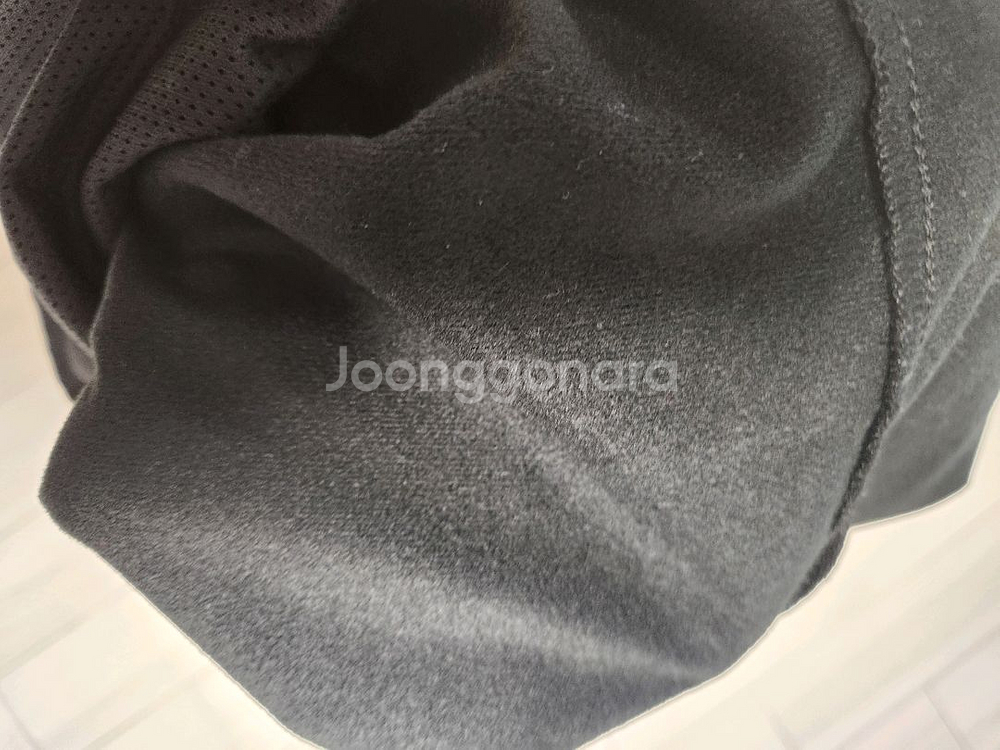 아디다스 레귤러핏 기모 트레이닝 트랙 팬츠(새상품급)아디다스 로고하고 삼선부분은 빛반사 재질이라 야간에 좋아요^^아--6