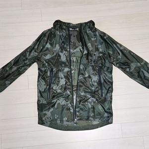 언더아머 카모 바람막이(M)