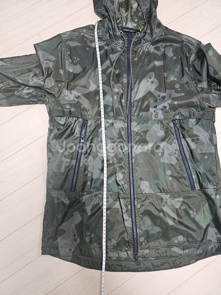 언더아머 카모 바람막이(M)--4