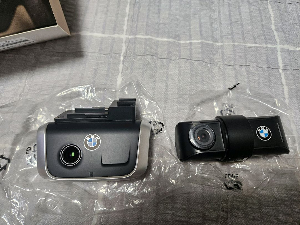 bmw advanced car eye 2.0 블랙박스 후방 이미지