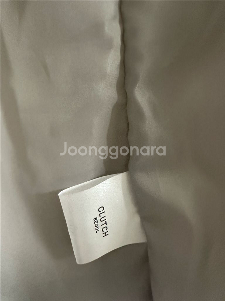 클러치 서울 패딩입니다사이즈는 52--4