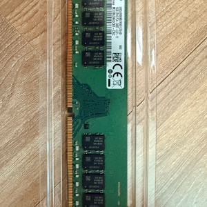 삼성 ddr4 16gb 2400t 한장 판매합니다.