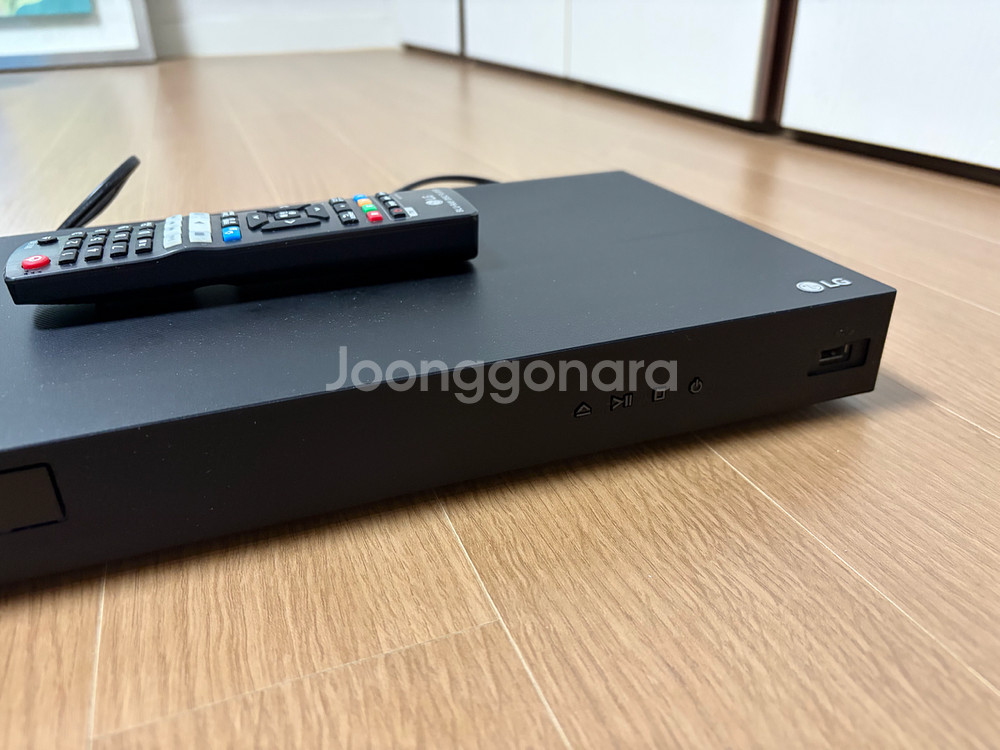 LG UBK90 4K UHD 블루레이 플레이어--2
