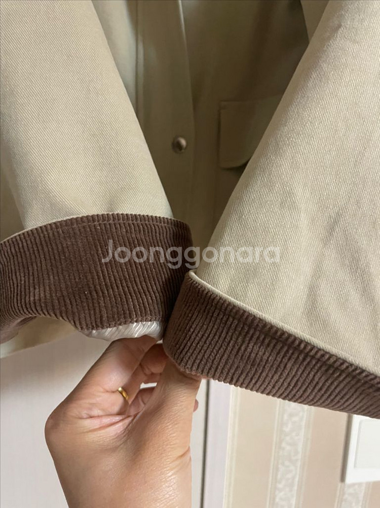 올리브데올리브 카라 배색 점퍼--3