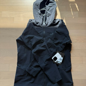 아크테릭스 감마 후디 L사이즈 (24FW시즌 새상품)