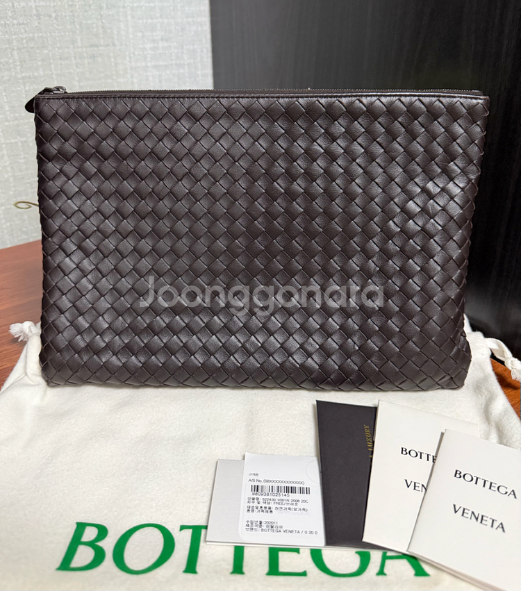 보테가베네타 인트레치아토 레더 다크브라운 클러치 판매--0