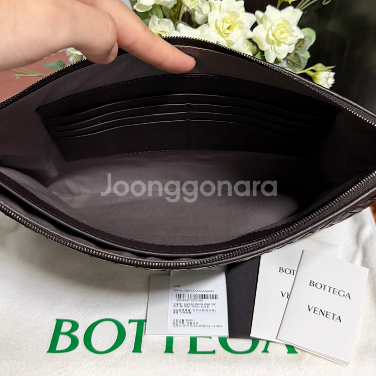 보테가베네타 인트레치아토 레더 다크브라운 클러치 판매--1