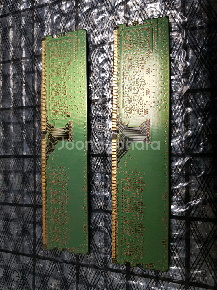 삼성 DDR4 3200a 16GB 메모리 2개--1