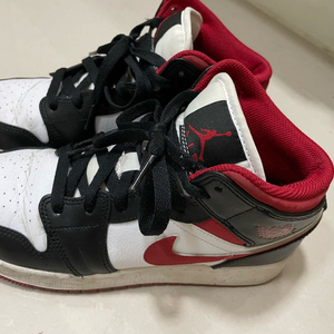 나이키 에어조던 1 미드 240