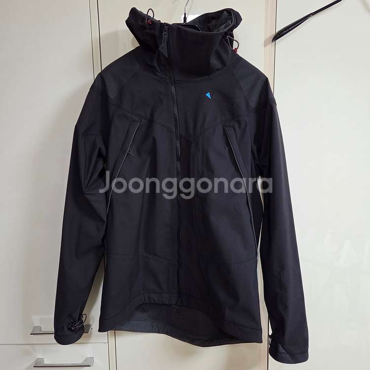 클라터뮤젠 욜네르 자켓 남성 M / Black 팝니다.--0