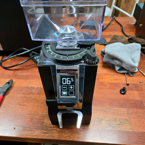 유레카 미뇽 스페셜리타 커피 그라인더 미세조정키트 장착