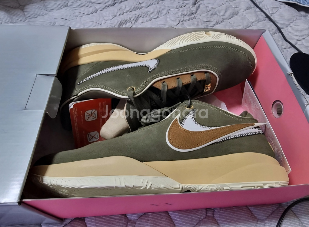 르브론20 올리브 스웨이드 285 판매 합니다--0