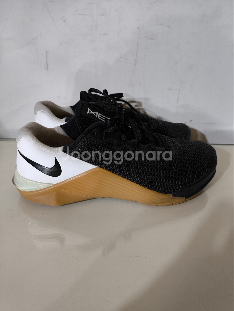 235mm 나이키 메트콘5 블랙검 트레이닝화 크로스핏--1