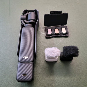 DJI 오즈모 포켓3 + 마이크 미니 2개 + 악세사리 팝니다