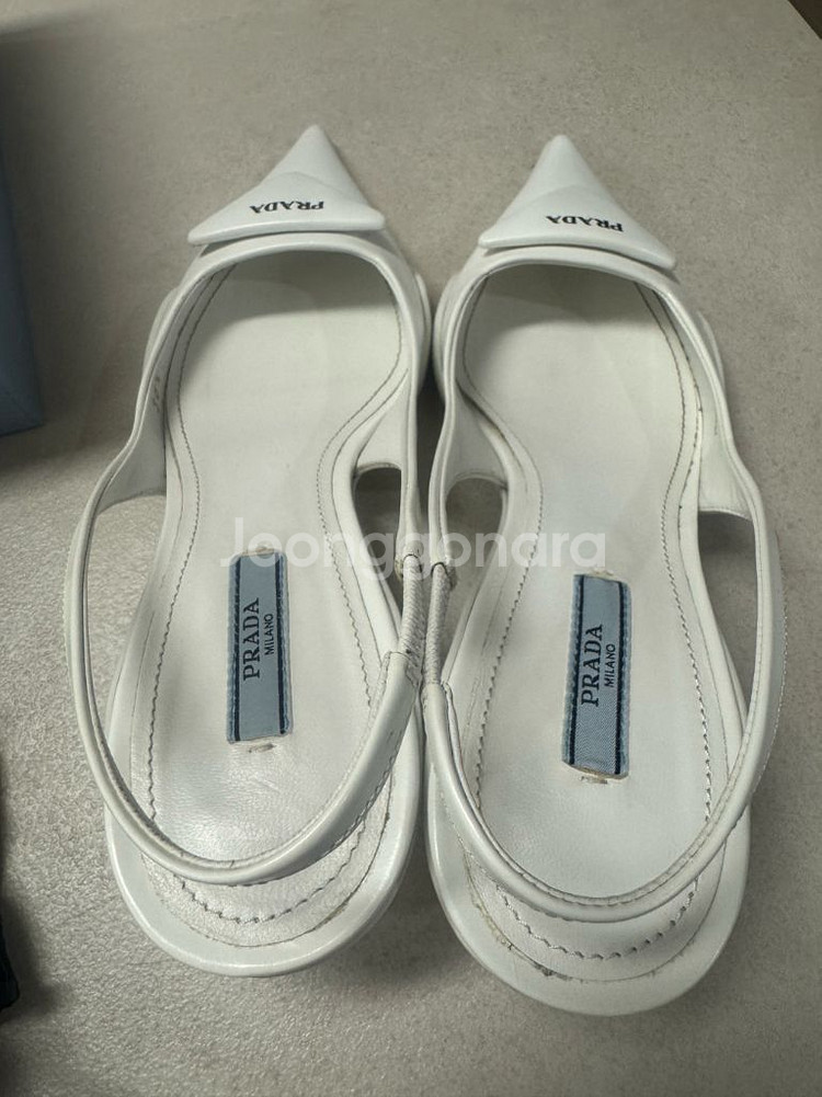 프라다 브러시드 가죽 슬링백 힐 36.5정품--2