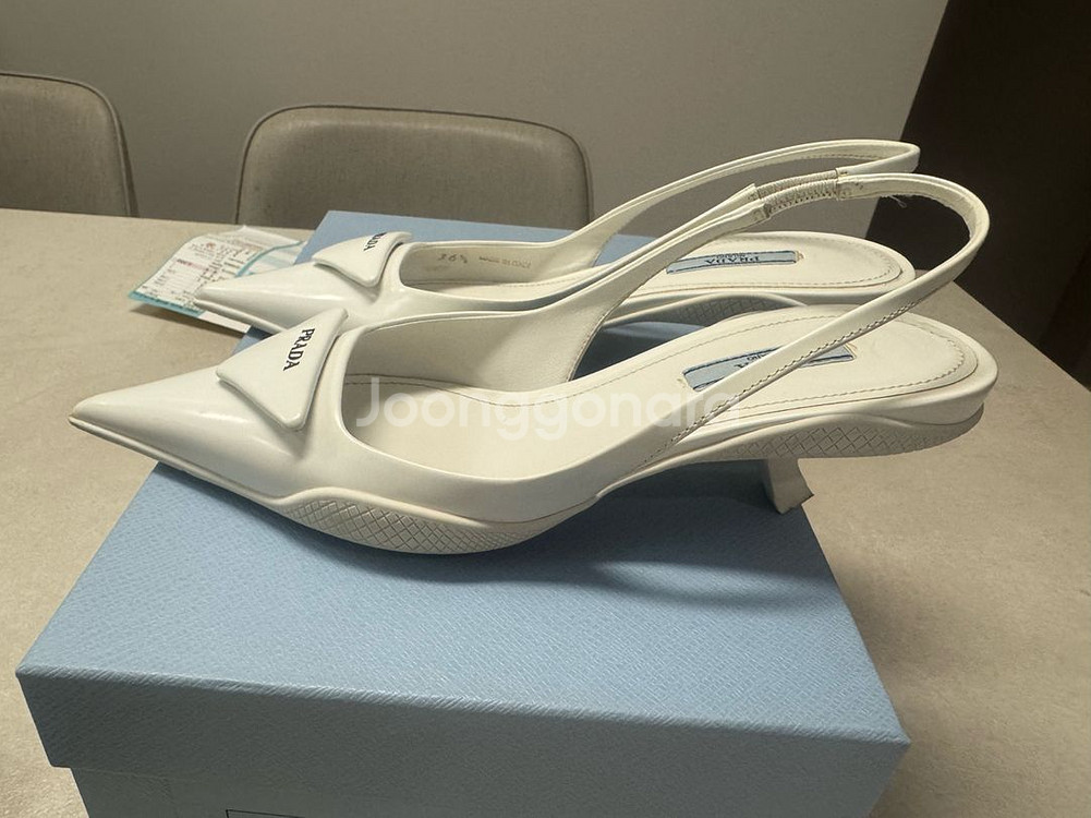 프라다 브러시드 가죽 슬링백 힐 36.5정품--5