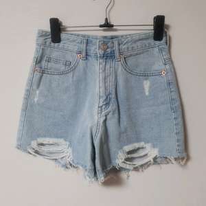 에잇세컨즈 데미지 컷팅 숏팬츠 반바지 연청 데님 코튼 a라인 xs / 고고싱 베이델리 가내스라 슬로우앤드 98도씨