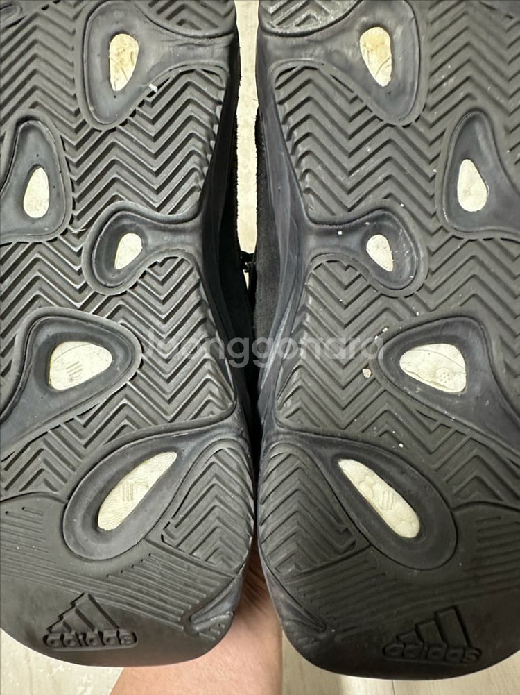 아디다스 이지부스트 700 반타 260--3