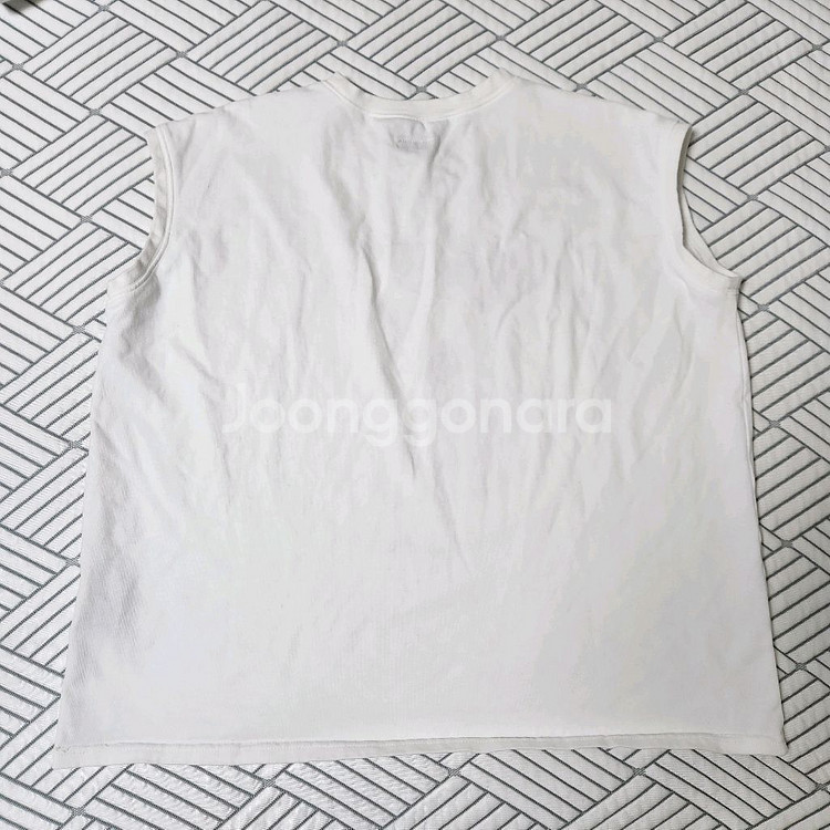 캐피탈 천축 민소매 티셔츠 1 / 스케치 스마일 캣--5