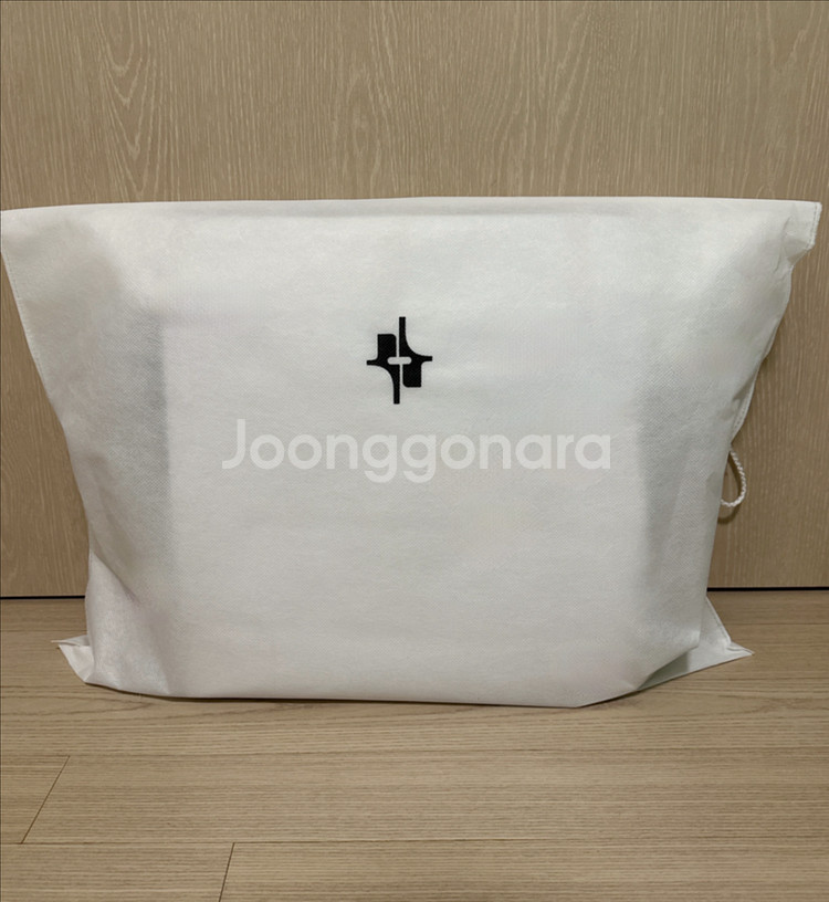 새상품) 파인드카푸어 모노 버킷백 32 - 스웨이드 브라운--5