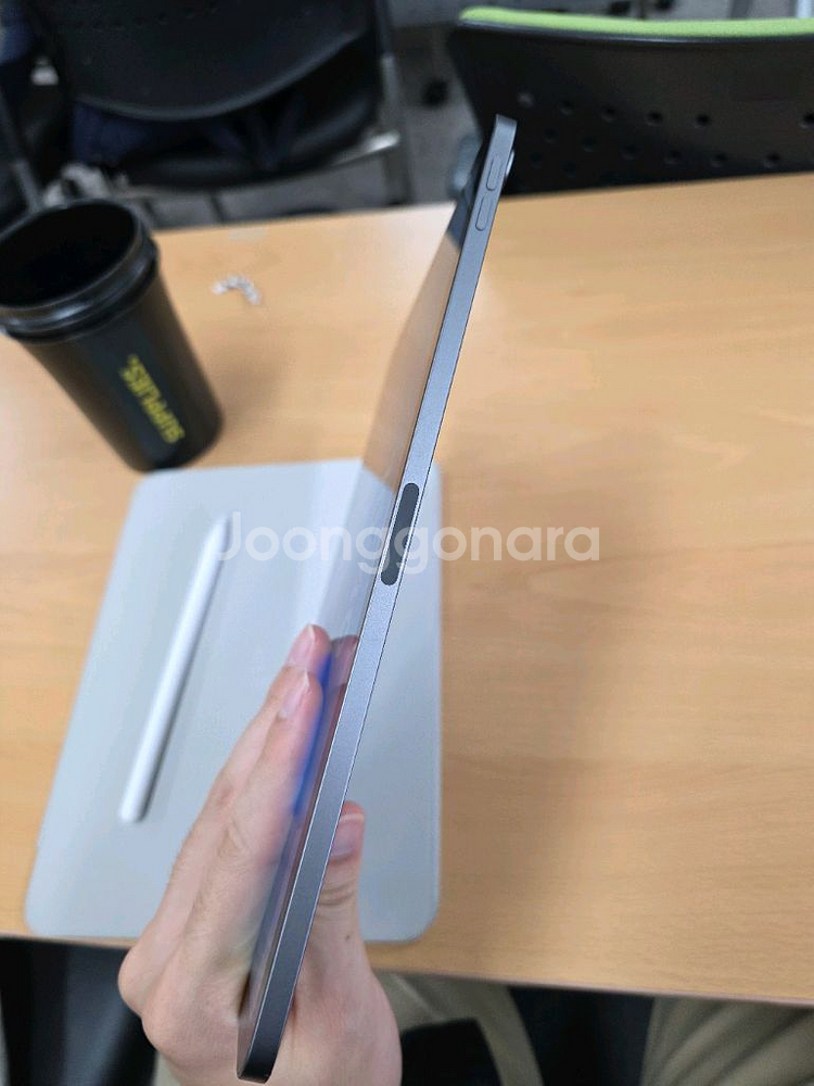 아이패드 에어5세대 wifi 64GB 판매합니다--4