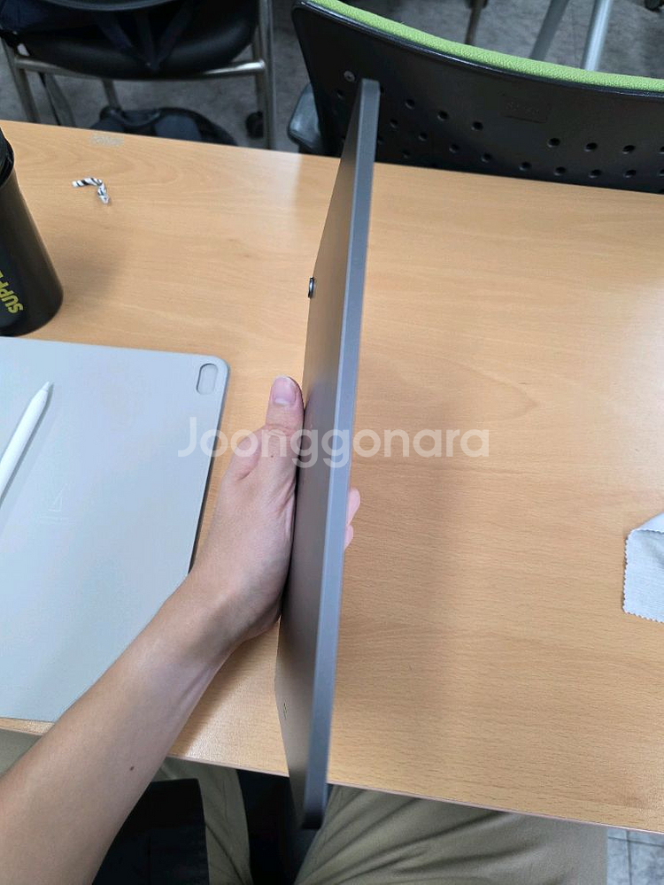 아이패드 에어5세대 wifi 64GB 판매합니다--6