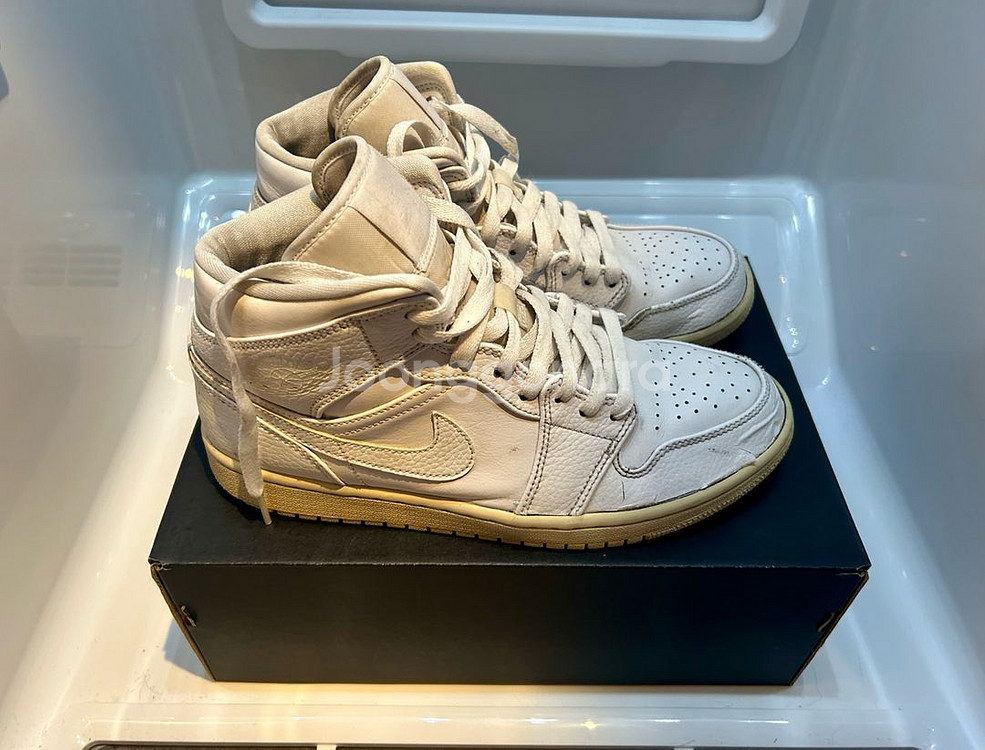 나이키 조던 1 미드 트리플 화이트--1