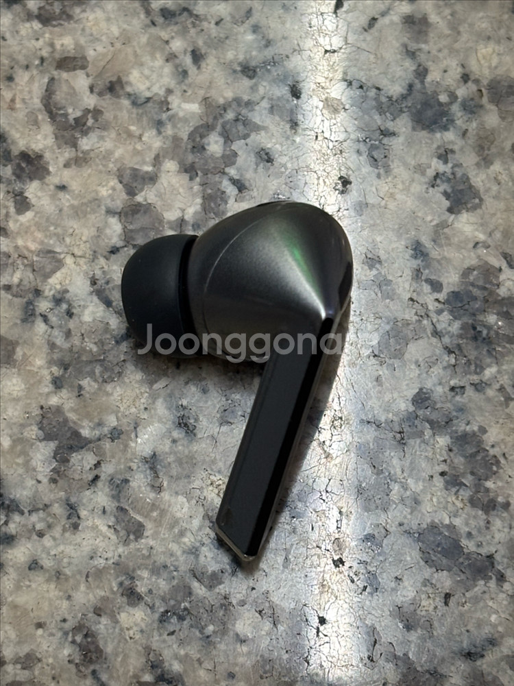 버즈3프로 왼쪽 상태굳굳 처분합니다!!--3