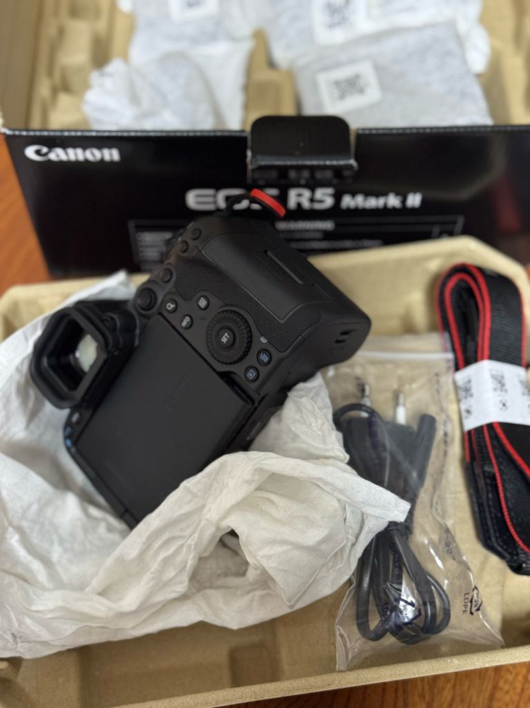 캐논 EOS R5 Mark2미러리스 카메라 테스트컷 제품 이미지